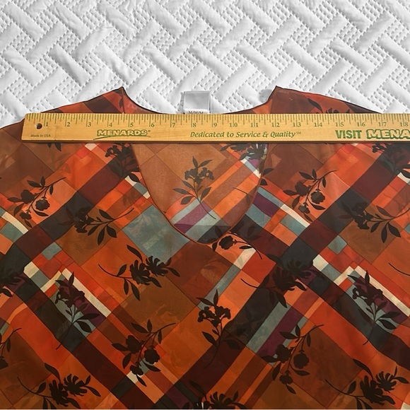 CAbi Lattice Flower Check Pattern (Top & Cami) Blouse Style #3773 - Picture 10 of 12